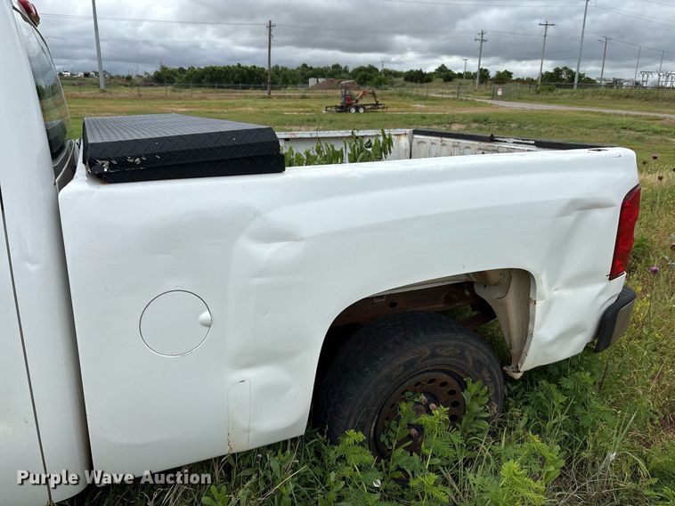 image for item DY2543 2008 Chevrolet Silverado 1500 Ext. Cab pickup truck