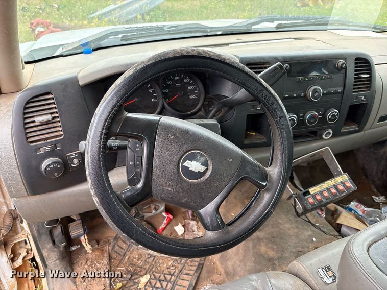 image for item DY2543 2008 Chevrolet Silverado 1500 Ext. Cab pickup truck