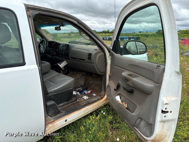 image for item DY2543 2008 Chevrolet Silverado 1500 Ext. Cab pickup truck