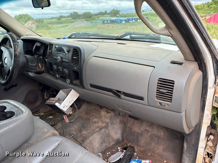 image for item DY2543 2008 Chevrolet Silverado 1500 Ext. Cab pickup truck