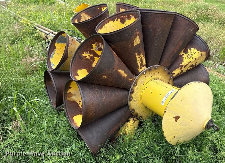 image for item DY2549 Federal Sign & Signal Corp 2T-22 K72 tornado siren