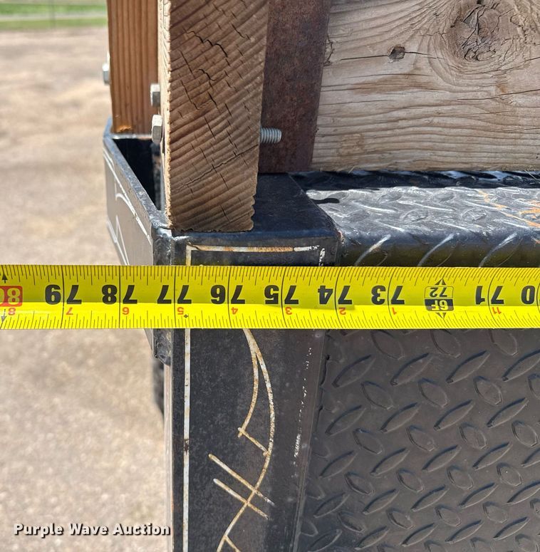 image for item DZ8522 2003 Ford F250 Super Duty flatbed pickup truck