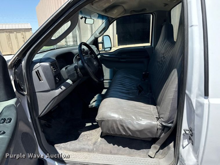 image for item DZ8522 2003 Ford F250 Super Duty flatbed pickup truck