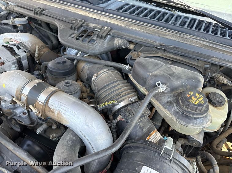 image for item DZ8522 2003 Ford F250 Super Duty flatbed pickup truck