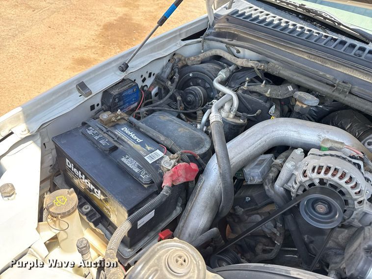 image for item DZ8522 2003 Ford F250 Super Duty flatbed pickup truck