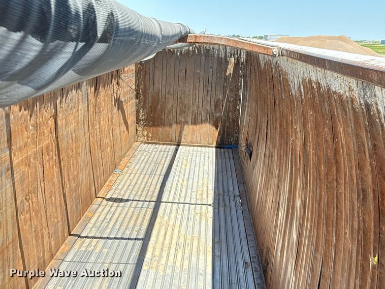 image for item DZ8523 2014 Wilkens 50127SCG0T walking floor trailer