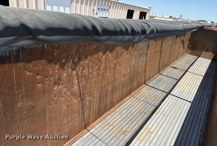 image for item DZ8523 2014 Wilkens 50127SCG0T walking floor trailer