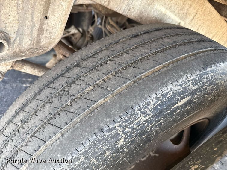 image for item DZ8523 2014 Wilkens 50127SCG0T walking floor trailer