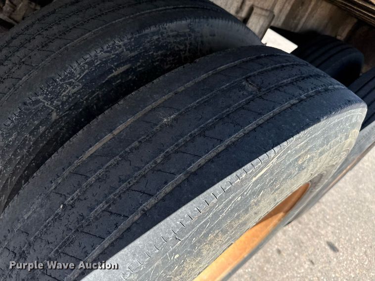 image for item DZ8523 2014 Wilkens 50127SCG0T walking floor trailer