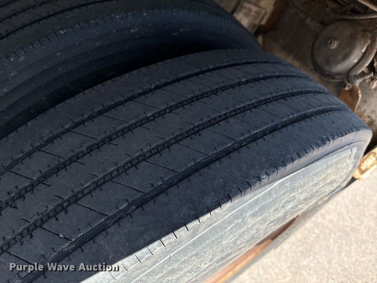 image for item DZ8523 2014 Wilkens 50127SCG0T walking floor trailer