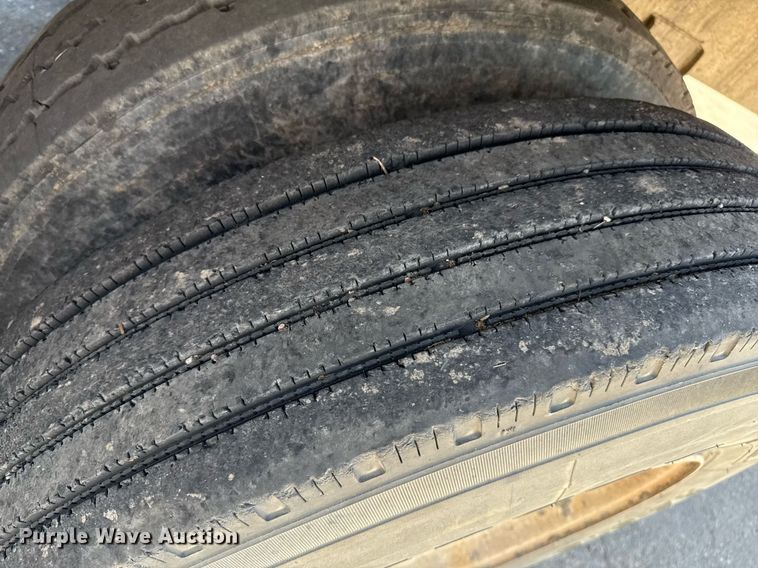 image for item DZ8523 2014 Wilkens 50127SCG0T walking floor trailer