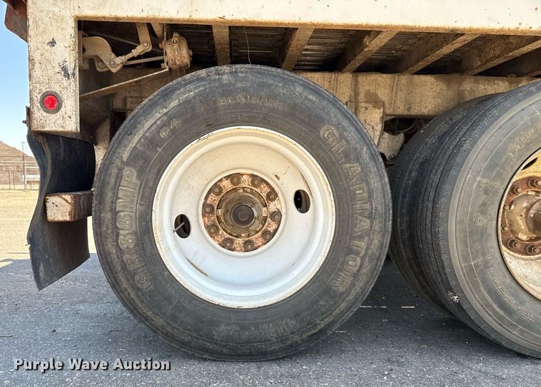 image for item DZ8523 2014 Wilkens 50127SCG0T walking floor trailer