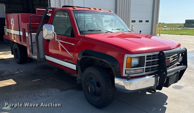 image for item DZ8524 1993 Chevrolet K3500 pumper fire truck