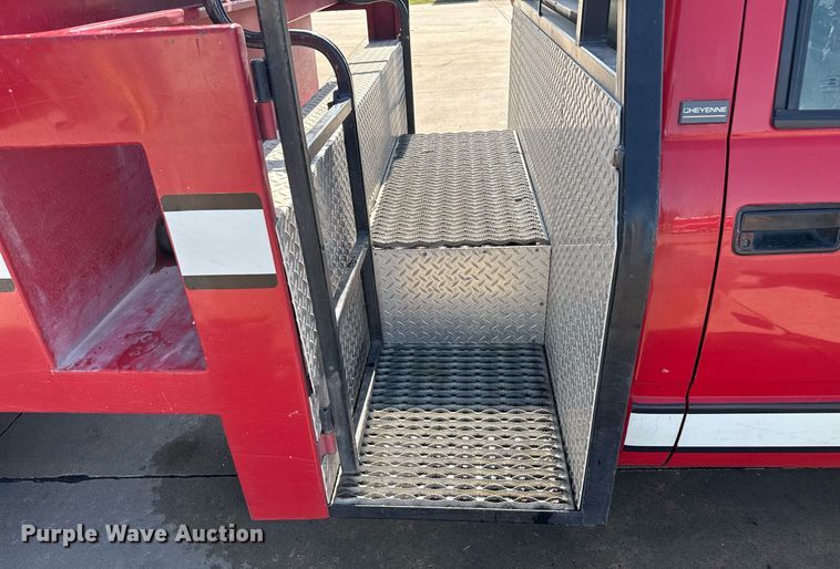 image for item DZ8524 1993 Chevrolet K3500 pumper fire truck