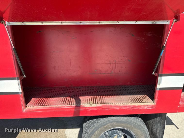 image for item DZ8524 1993 Chevrolet K3500 pumper fire truck