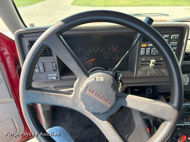 image for item DZ8524 1993 Chevrolet K3500 pumper fire truck