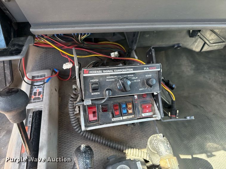 image for item DZ8524 1993 Chevrolet K3500 pumper fire truck