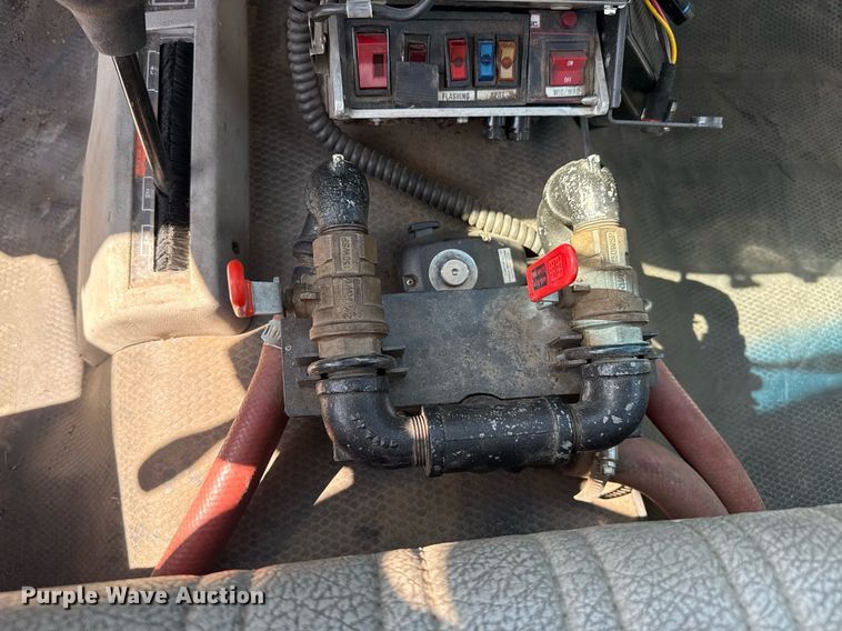 image for item DZ8524 1993 Chevrolet K3500 pumper fire truck