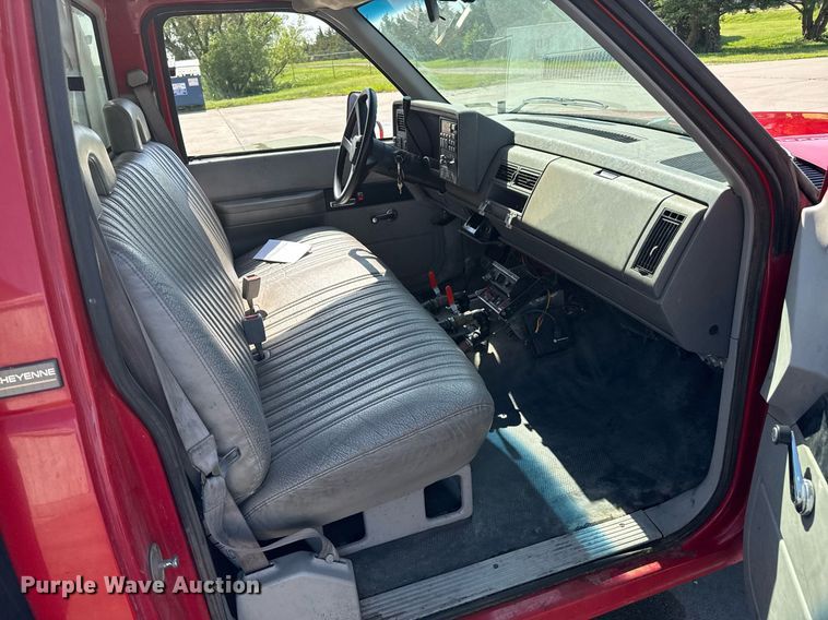 image for item DZ8524 1993 Chevrolet K3500 pumper fire truck