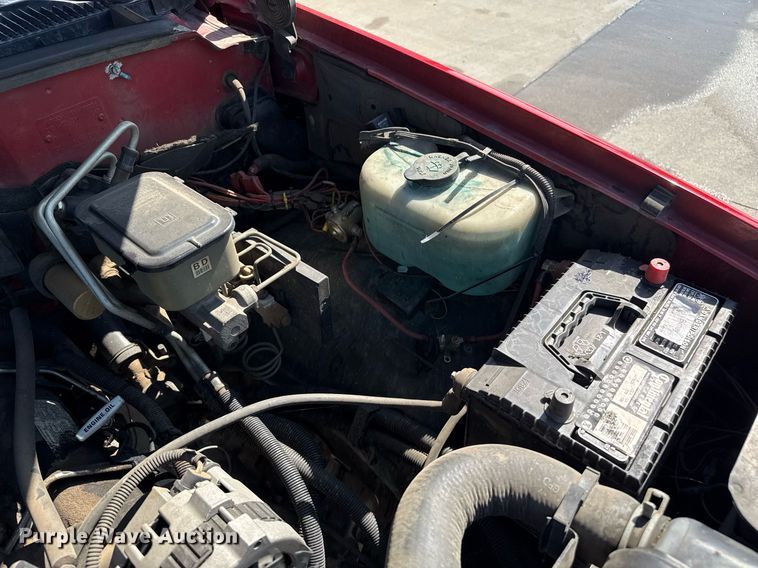 image for item DZ8524 1993 Chevrolet K3500 pumper fire truck