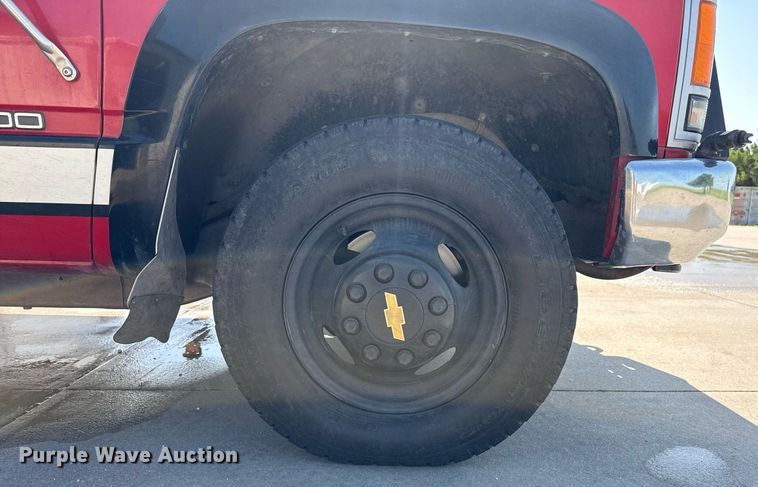 image for item DZ8524 1993 Chevrolet K3500 pumper fire truck