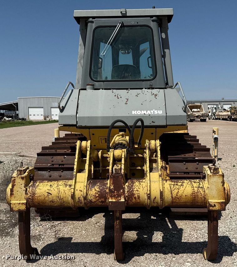 image for item DZ8526 1994 Komatsu D65EX-12 dozer