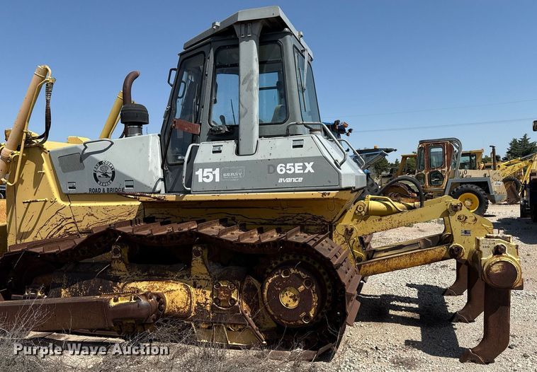 image for item DZ8526 1994 Komatsu D65EX-12 dozer