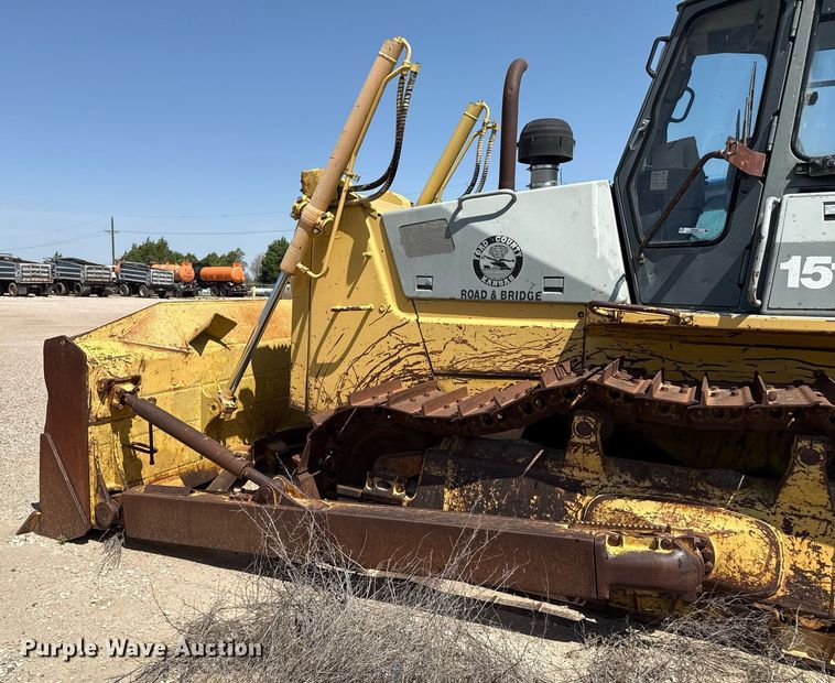 image for item DZ8526 1994 Komatsu D65EX-12 dozer