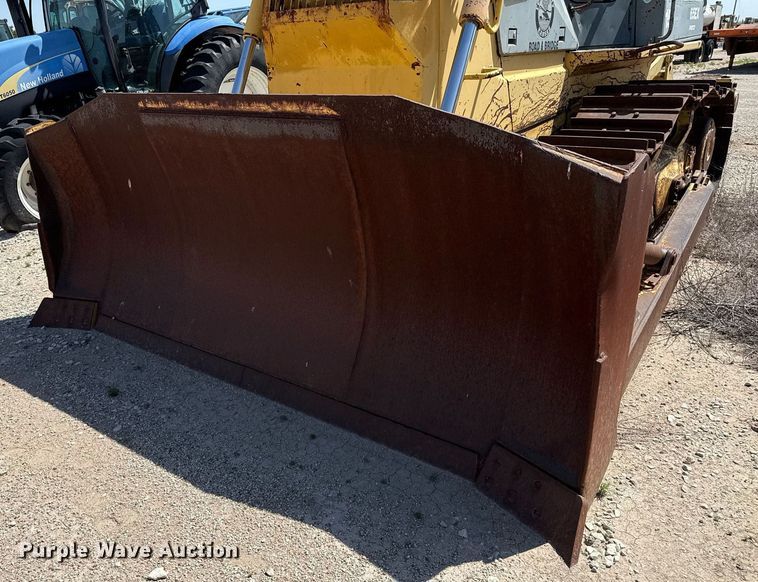 image for item DZ8526 1994 Komatsu D65EX-12 dozer