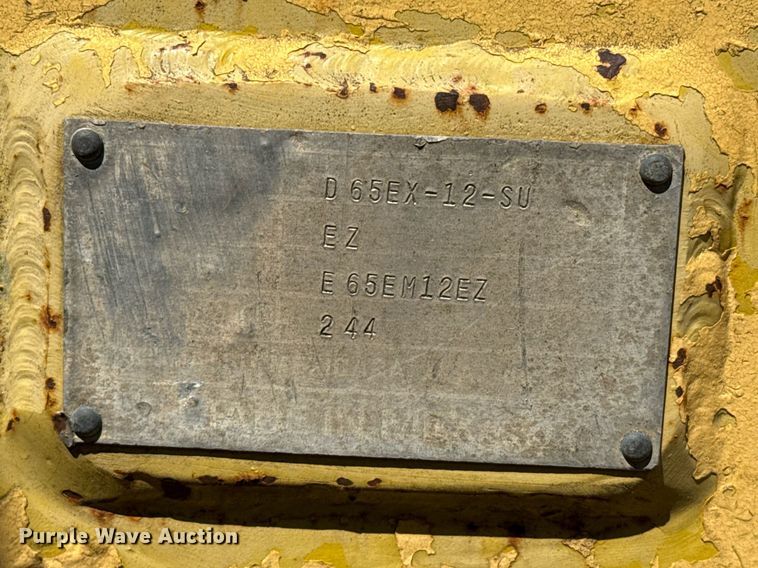 image for item DZ8526 1994 Komatsu D65EX-12 dozer