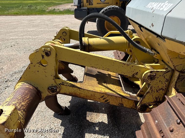 image for item DZ8526 1994 Komatsu D65EX-12 dozer