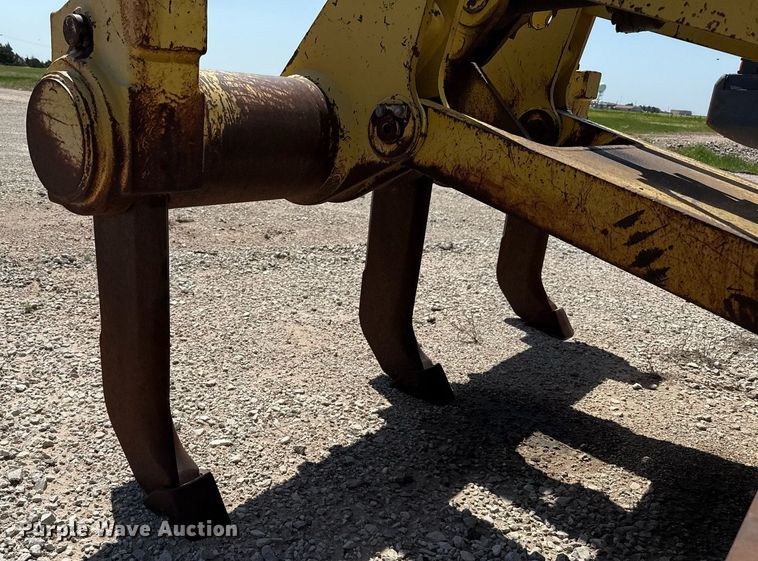 image for item DZ8526 1994 Komatsu D65EX-12 dozer