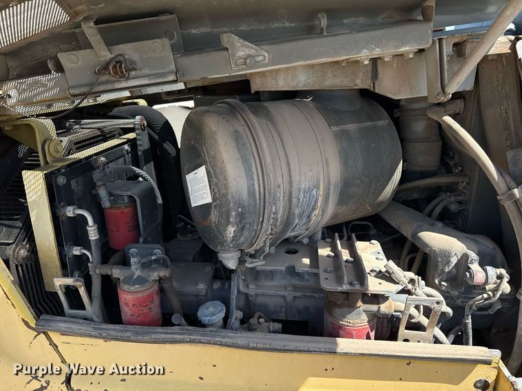 image for item DZ8526 1994 Komatsu D65EX-12 dozer