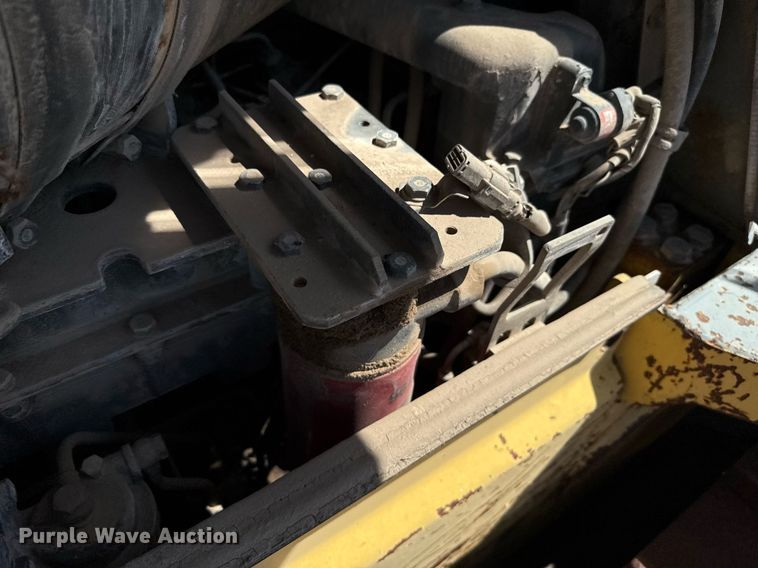 image for item DZ8526 1994 Komatsu D65EX-12 dozer