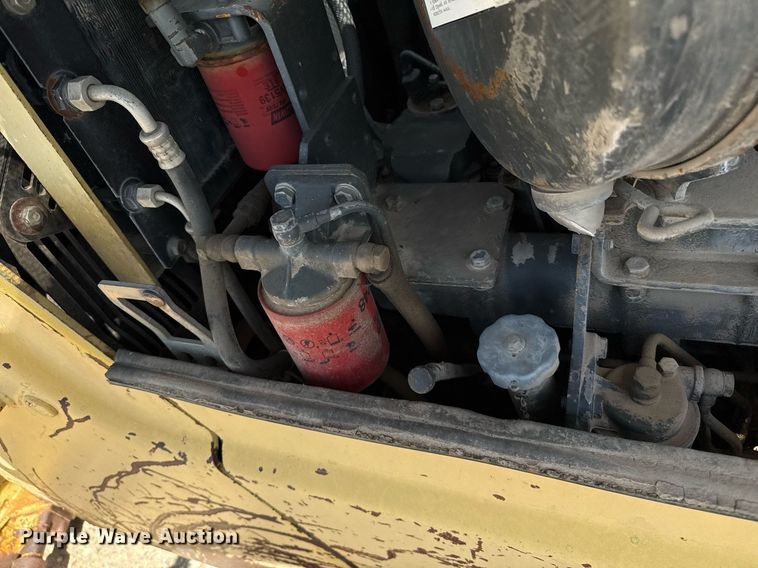 image for item DZ8526 1994 Komatsu D65EX-12 dozer