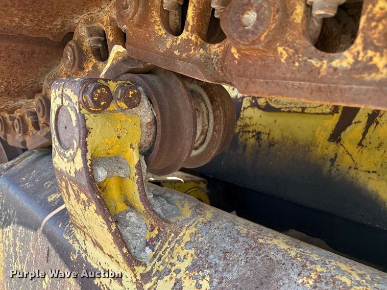 image for item DZ8526 1994 Komatsu D65EX-12 dozer