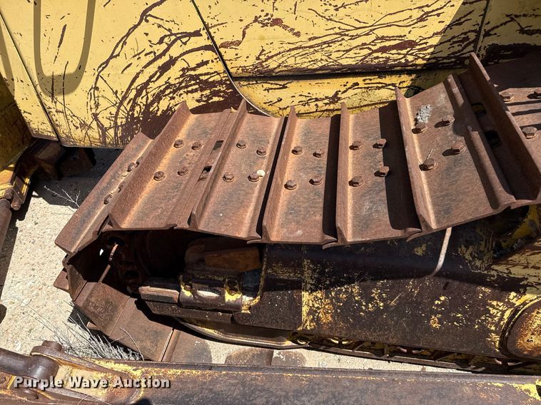 image for item DZ8526 1994 Komatsu D65EX-12 dozer