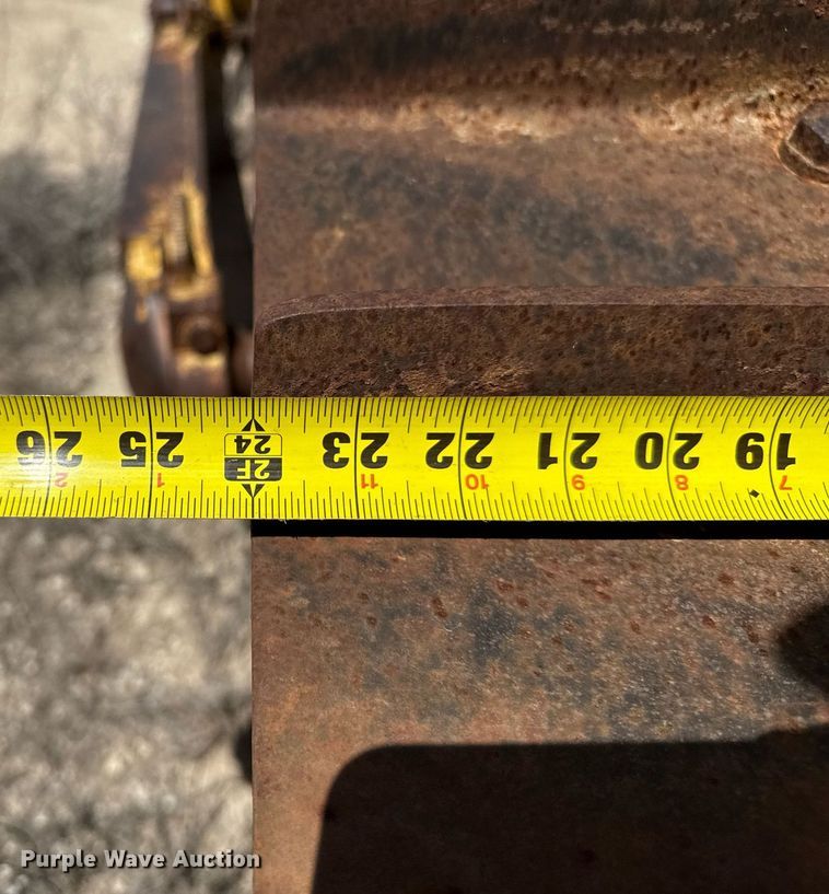 image for item DZ8526 1994 Komatsu D65EX-12 dozer