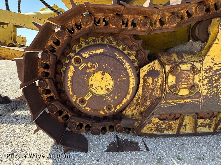 image for item DZ8526 1994 Komatsu D65EX-12 dozer