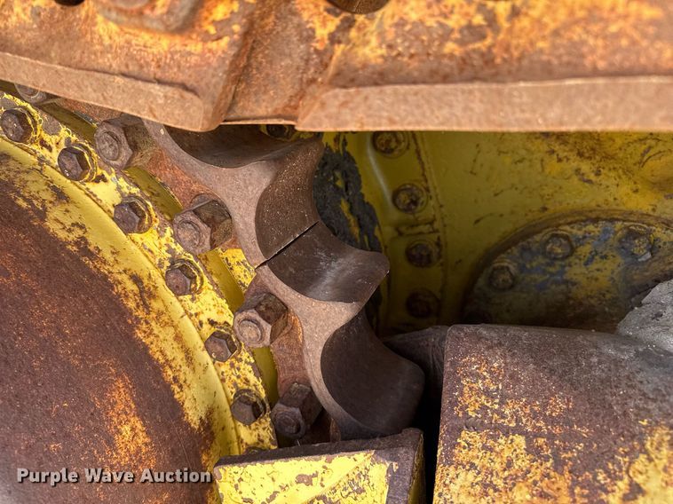 image for item DZ8526 1994 Komatsu D65EX-12 dozer