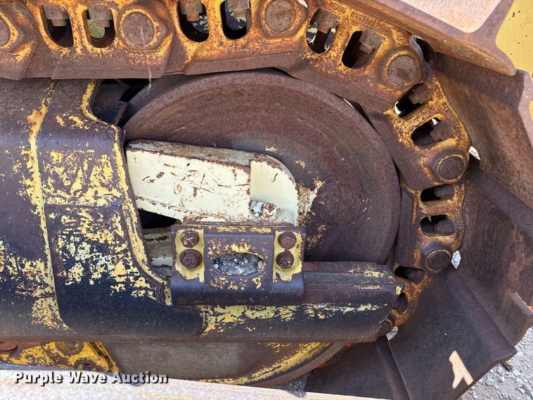 image for item DZ8526 1994 Komatsu D65EX-12 dozer