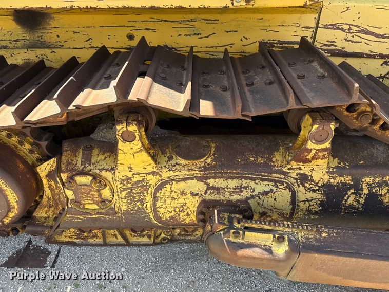 image for item DZ8526 1994 Komatsu D65EX-12 dozer
