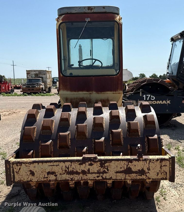 image for item DZ8527 Bomag BW172 PDB-2 single drum vibratory roller