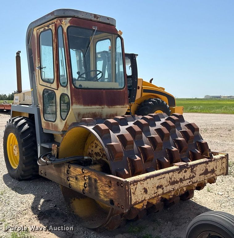 image for item DZ8527 Bomag BW172 PDB-2 single drum vibratory roller