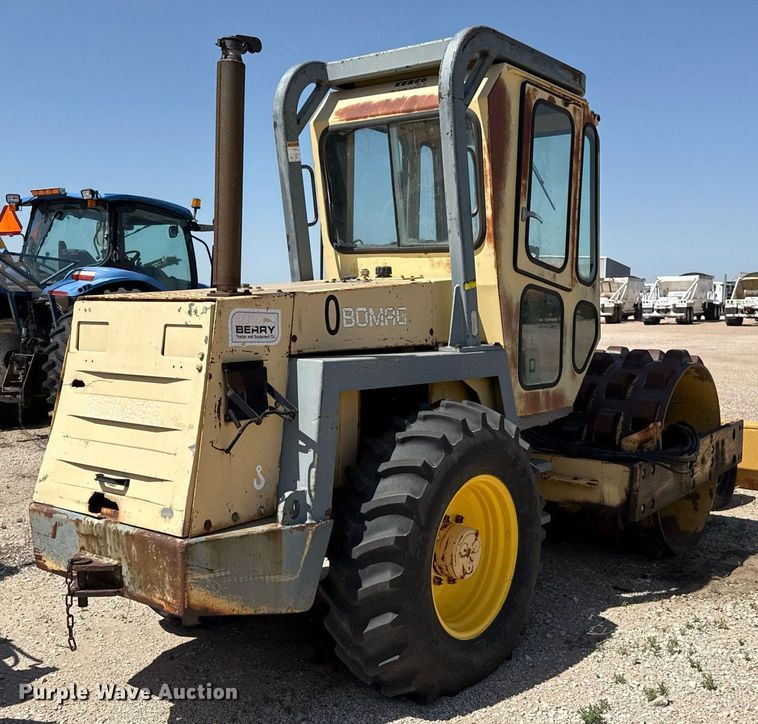 image for item DZ8527 Bomag BW172 PDB-2 single drum vibratory roller