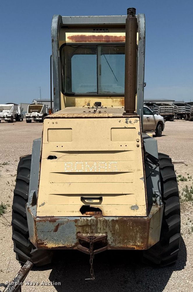 image for item DZ8527 Bomag BW172 PDB-2 single drum vibratory roller