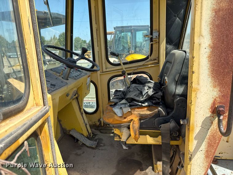 image for item DZ8527 Bomag BW172 PDB-2 single drum vibratory roller