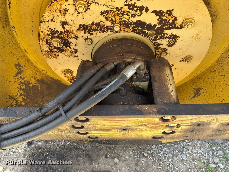 image for item DZ8527 Bomag BW172 PDB-2 single drum vibratory roller