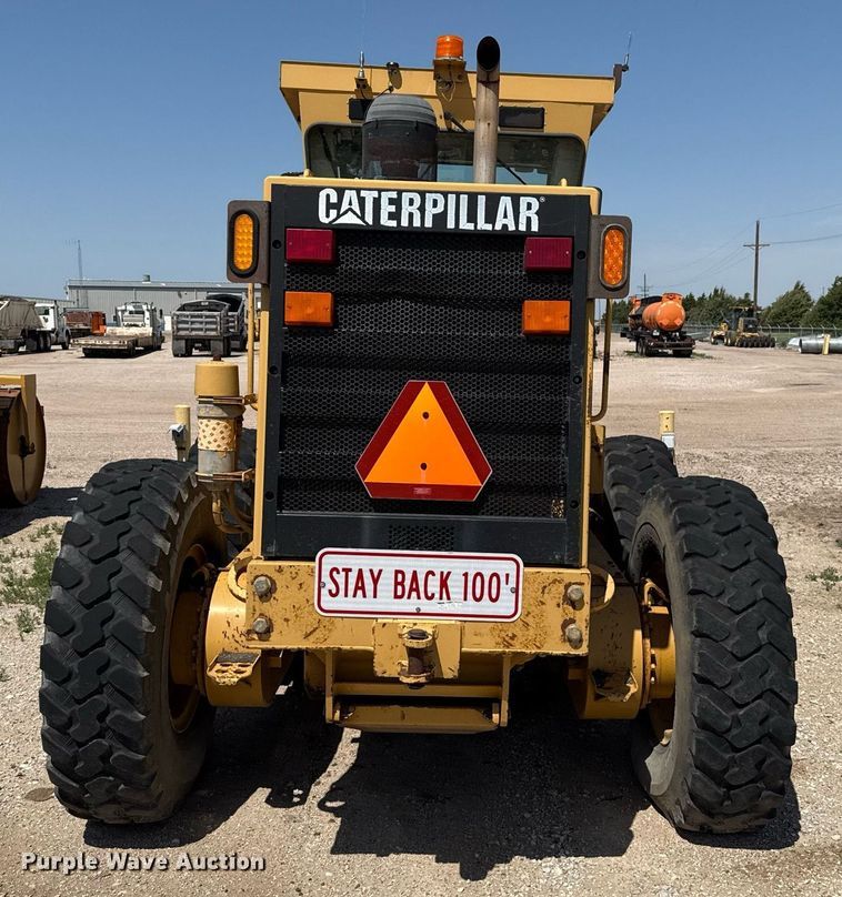 image for item DZ8528 2001 Caterpillar 140H motor grader