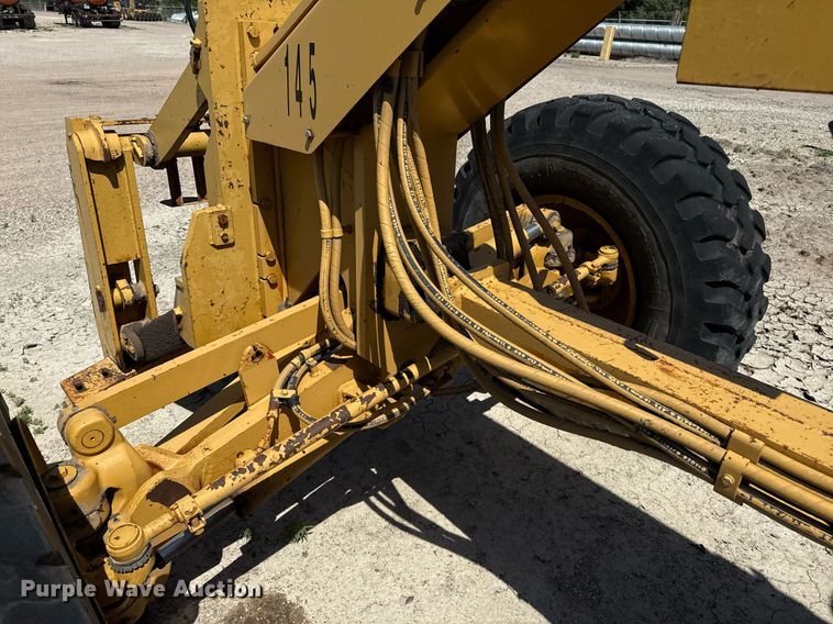 image for item DZ8528 2001 Caterpillar 140H motor grader